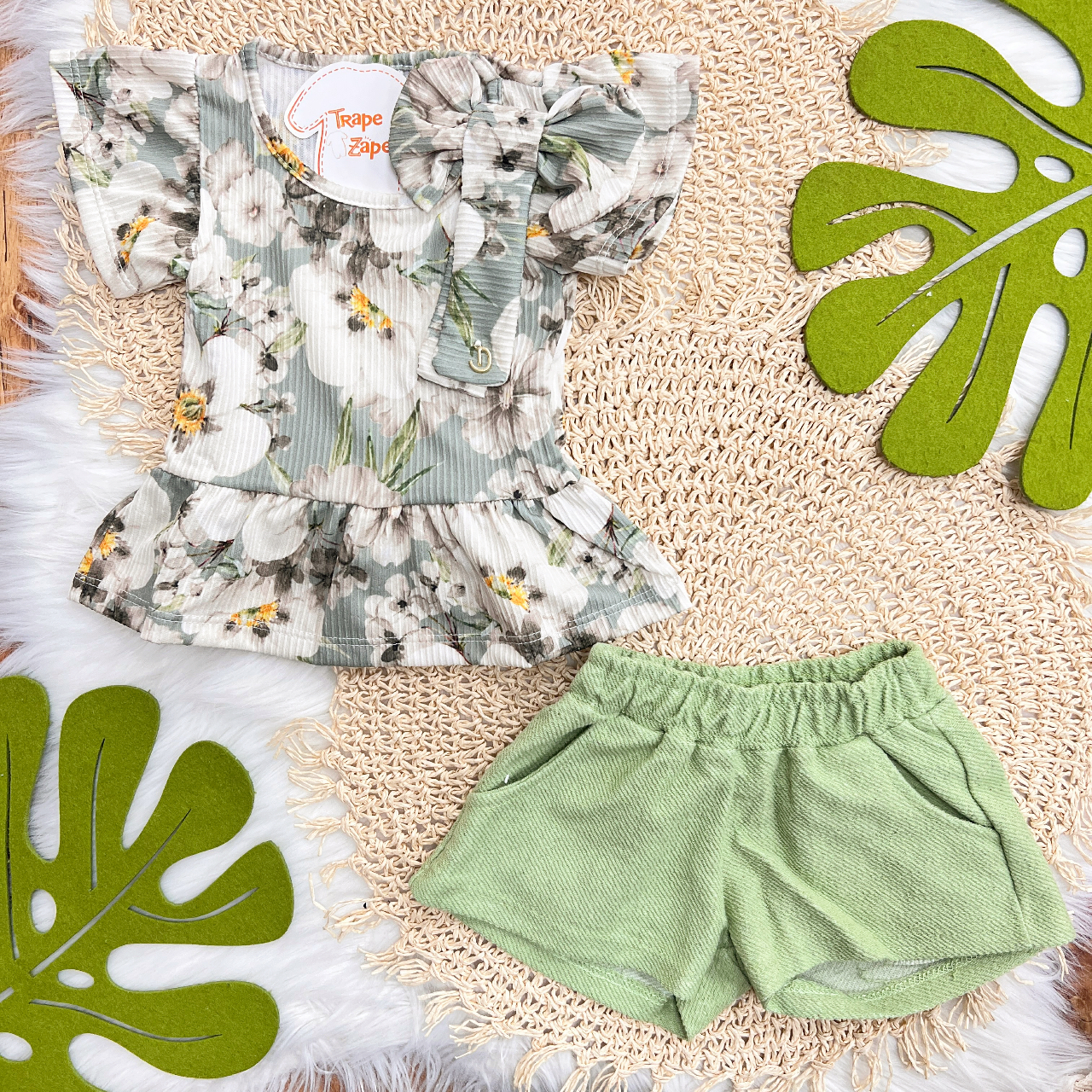 Conj. Blusa Anarruga Floral e Short em Linho - Verde